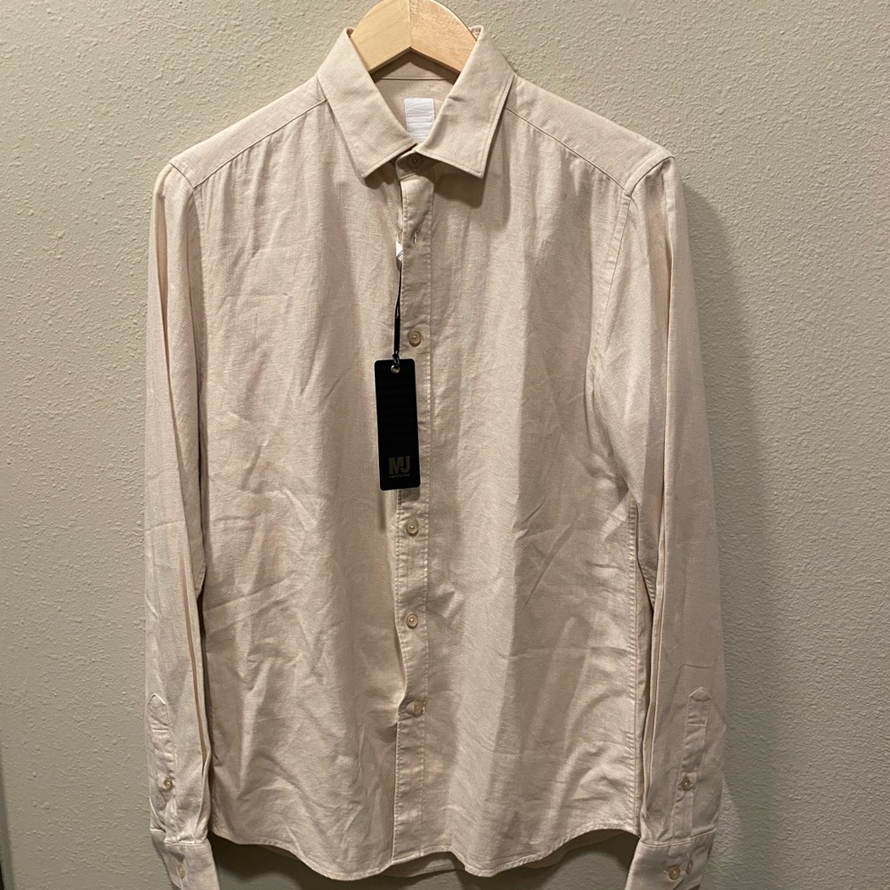 Cream Casual Button Down Shirt with Crisp Finish